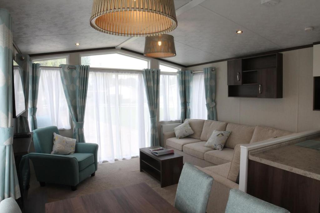 Countryside Holiday Park By The River Nr 캔터베리 외부 사진