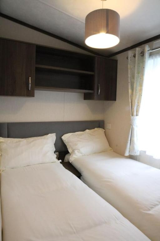 Countryside Holiday Park By The River Nr 캔터베리 외부 사진